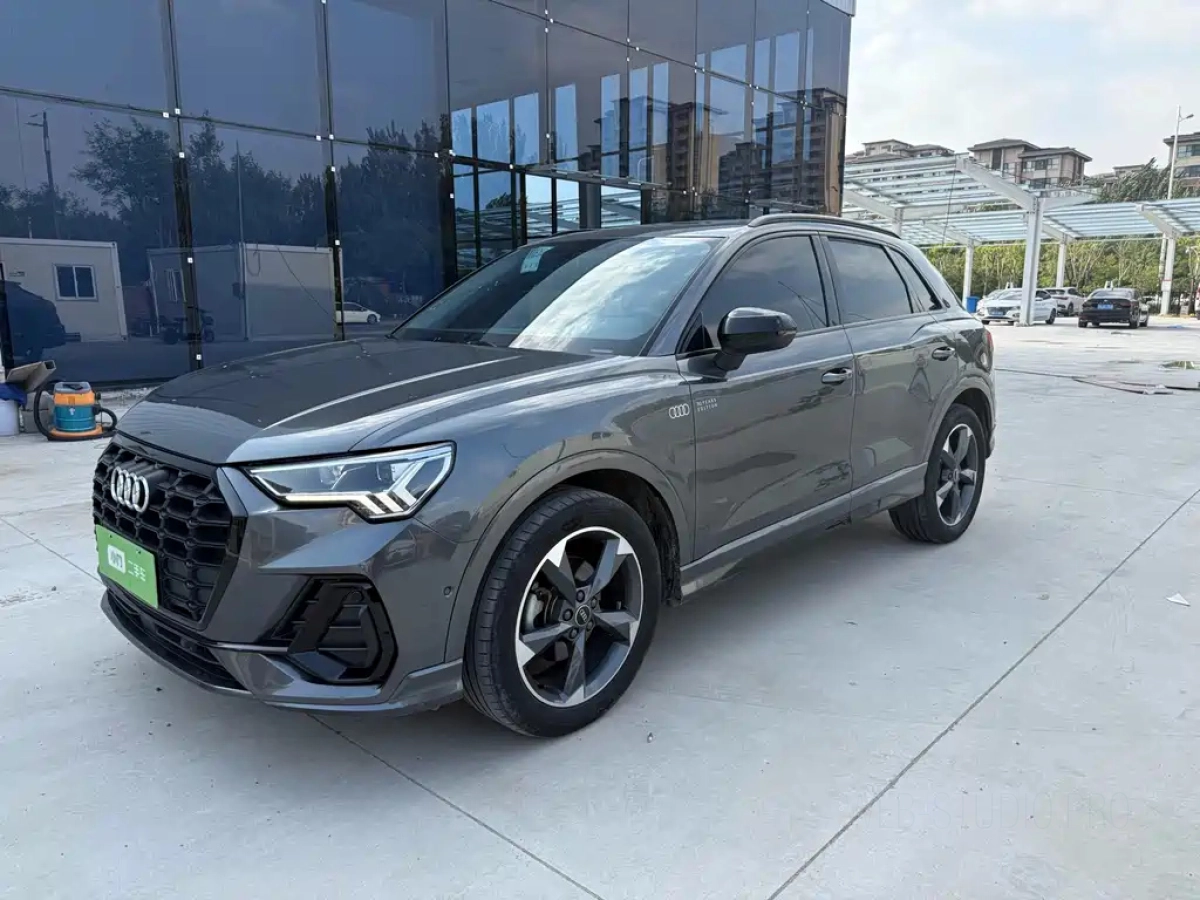 AUDI Q3  2021