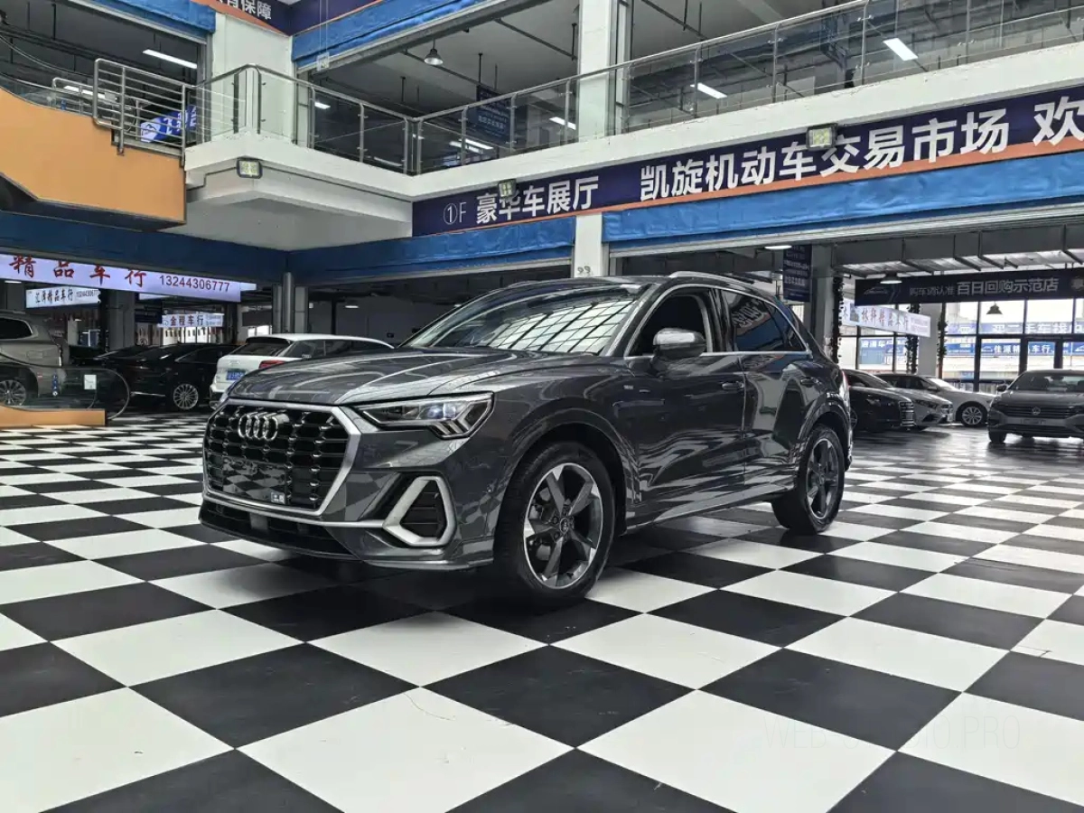 AUDI Q3  2021