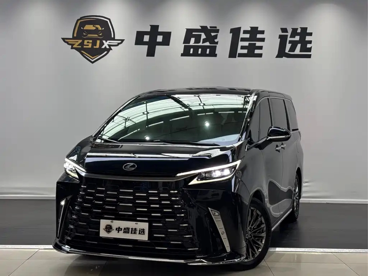LEXUS LM  2023