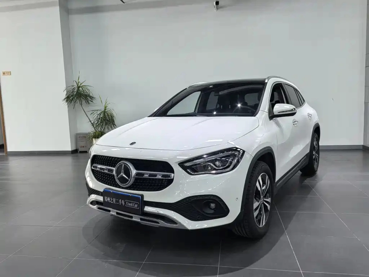 MERCEDES BENZ GLA