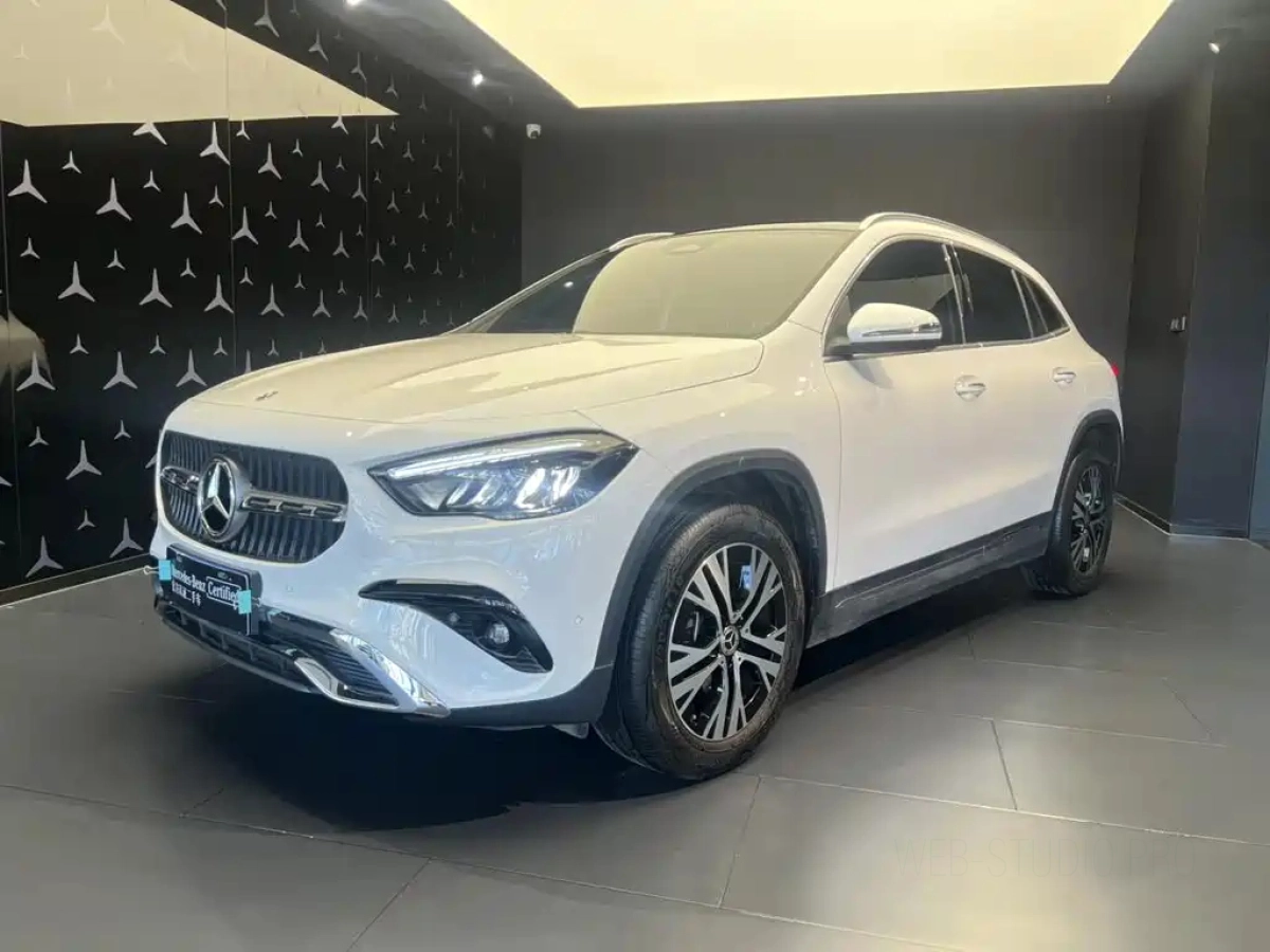 MERCEDES BENZ GLA  2024
