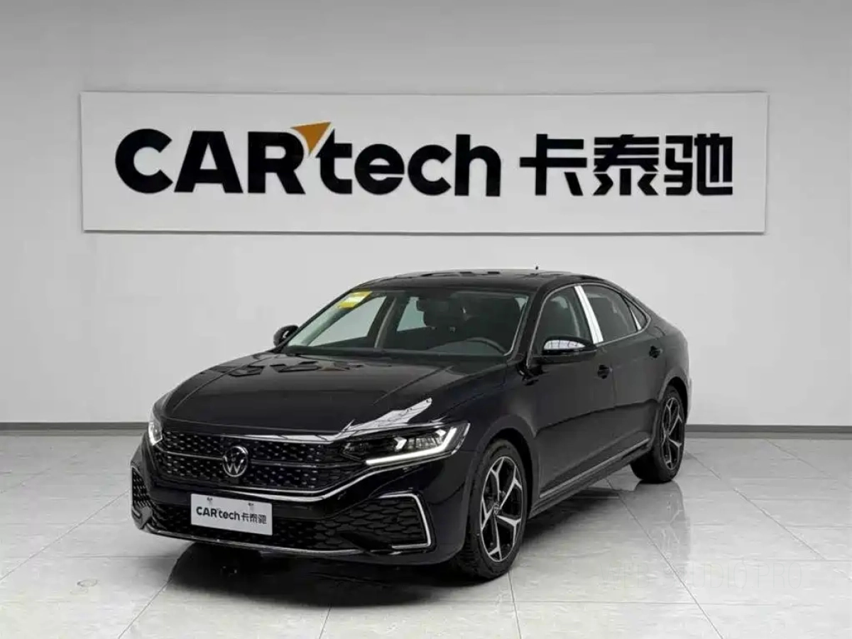 VOLKSWAGEN PASSAT  2025
