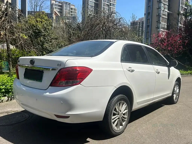 BYD E5