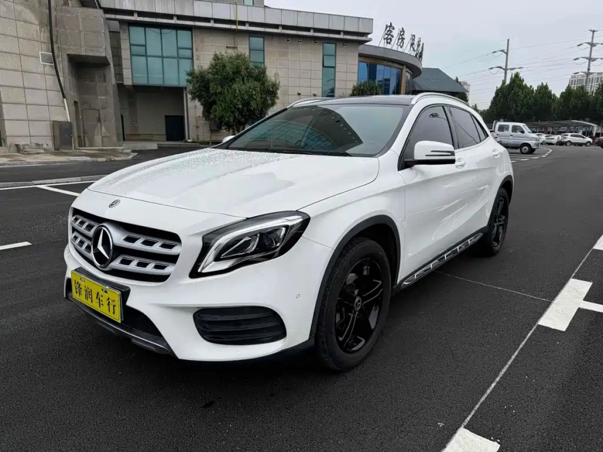 MERCEDES BENZ GLA  2019