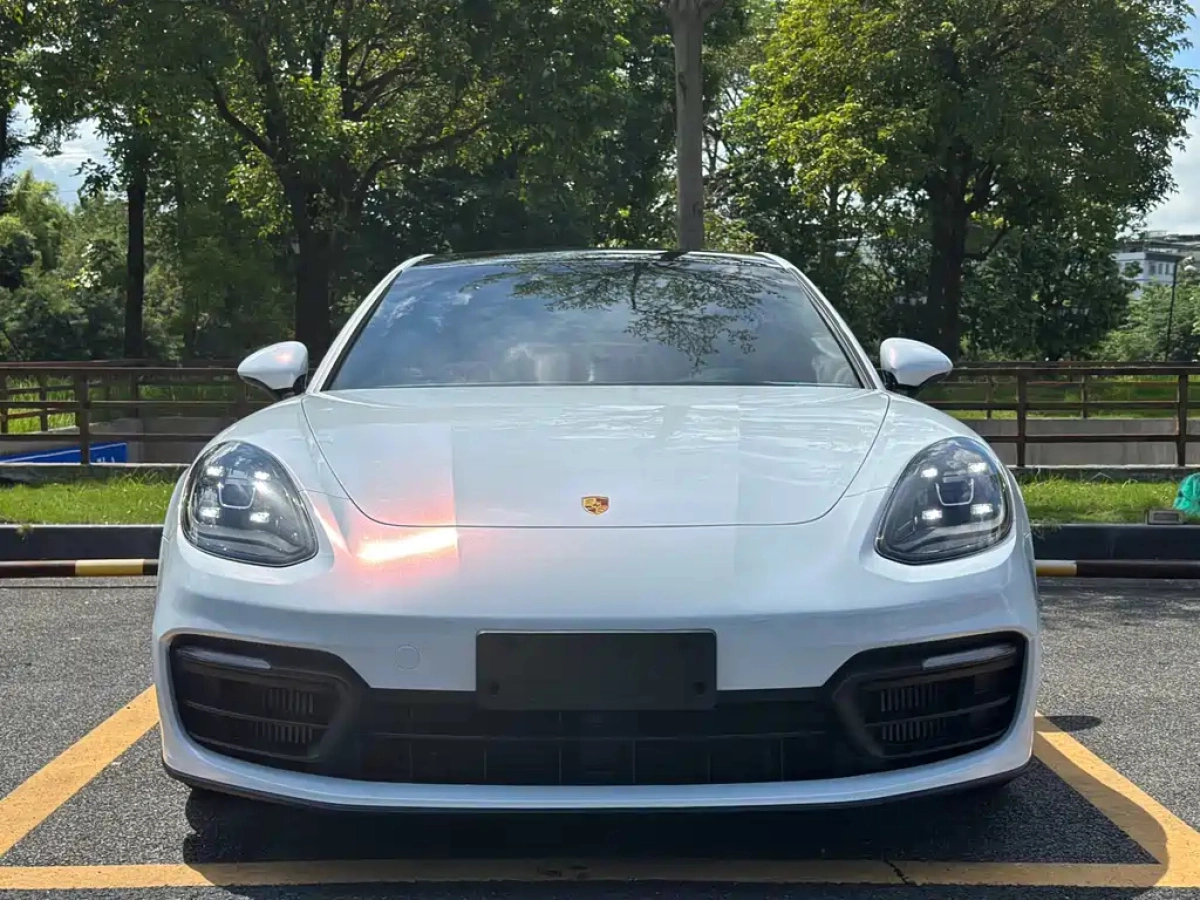 PORSCHE PANAMERA  2023