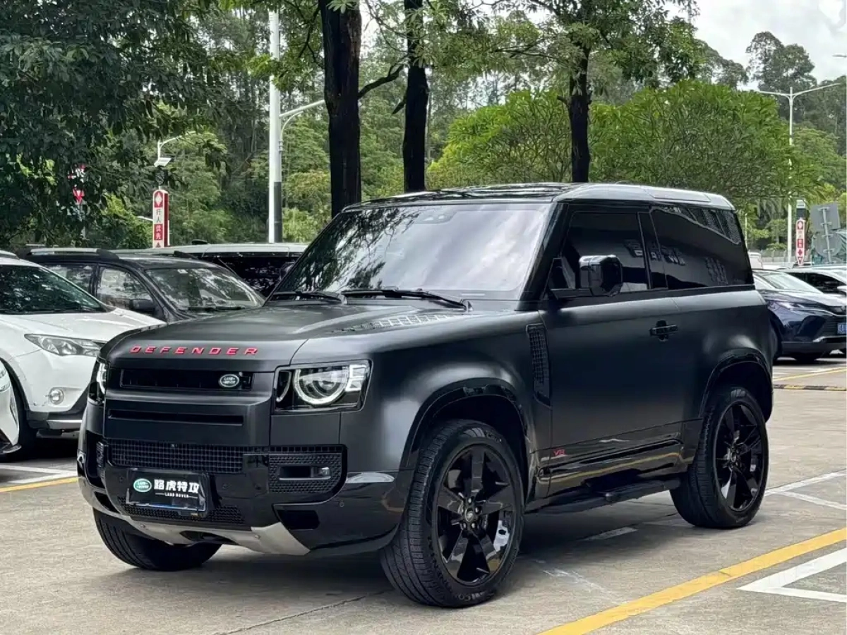 LAND ROVER DEFENDER  2024