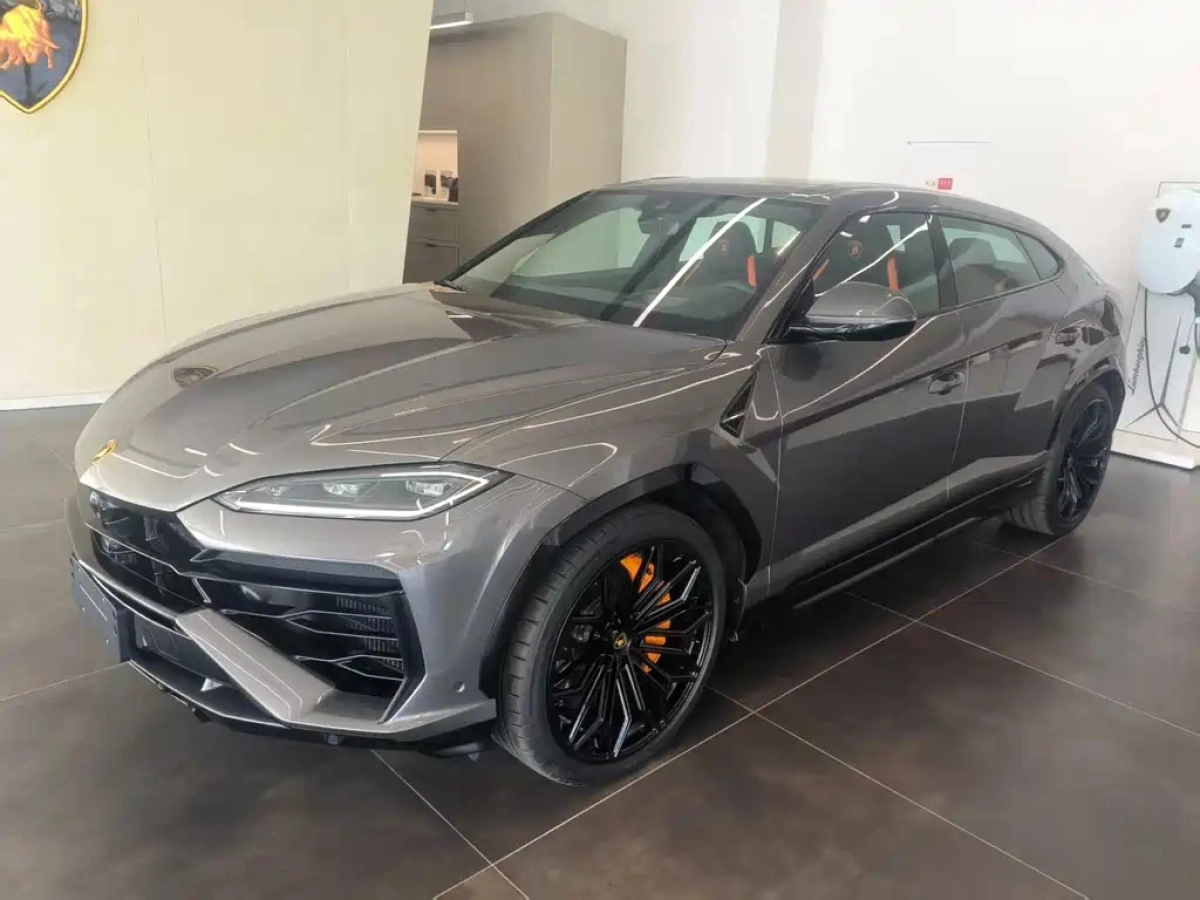LAMBORGHINI URUS SE  2025