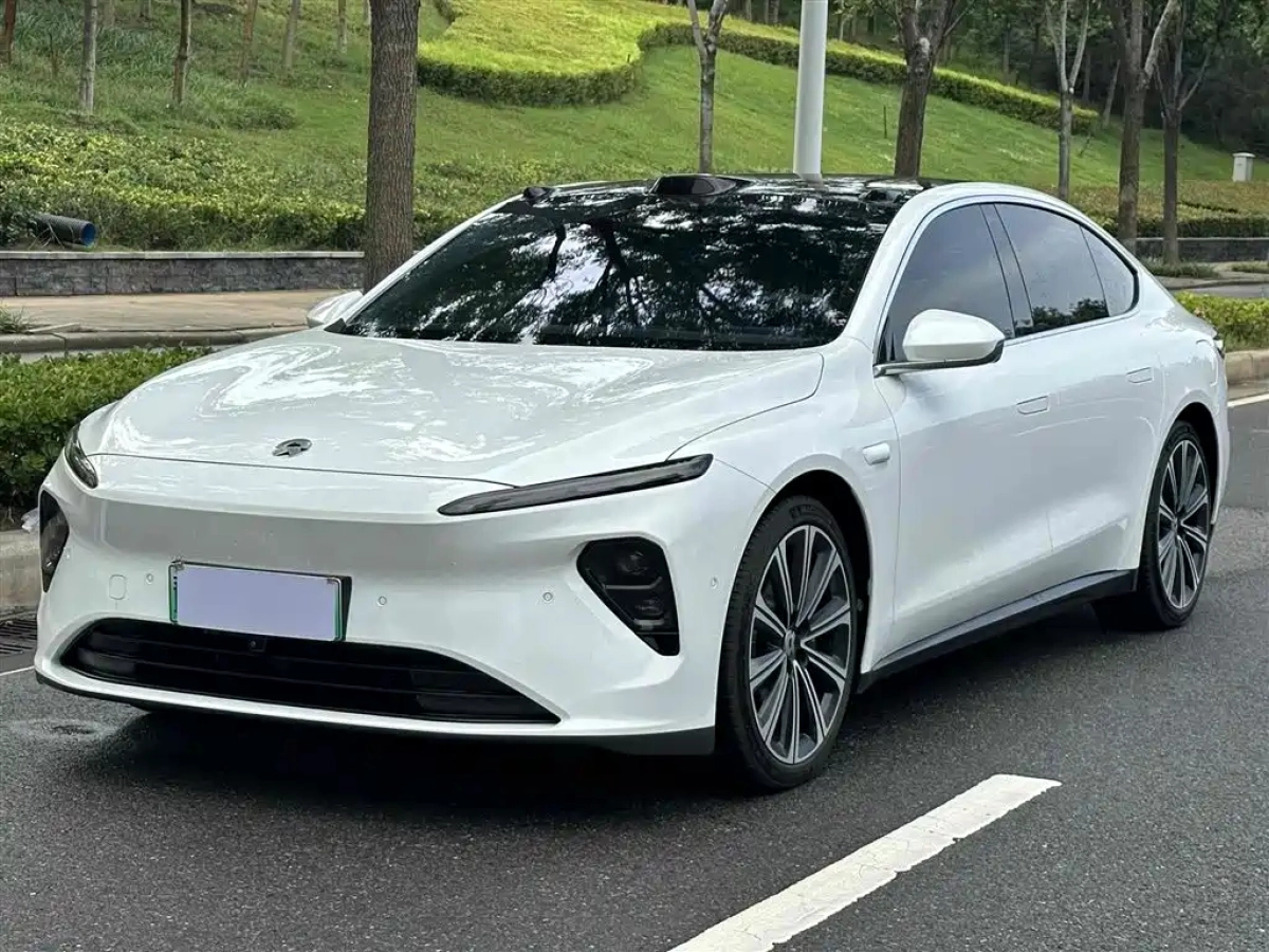 NIO ET7  2024