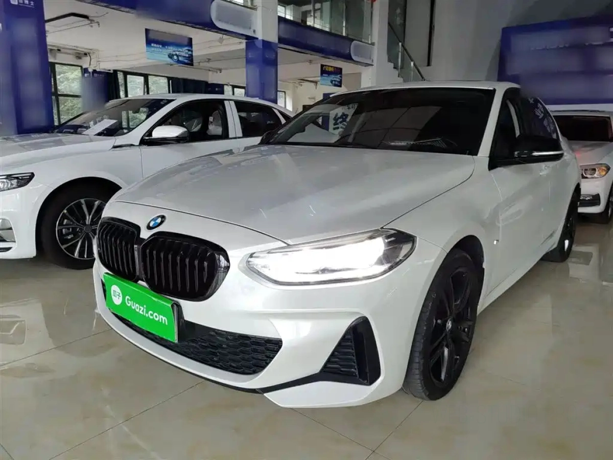 BMW 1-SERIES  2021