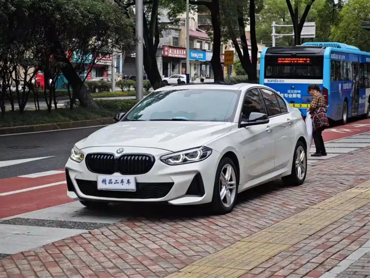 BMW 1-SERIES  2021