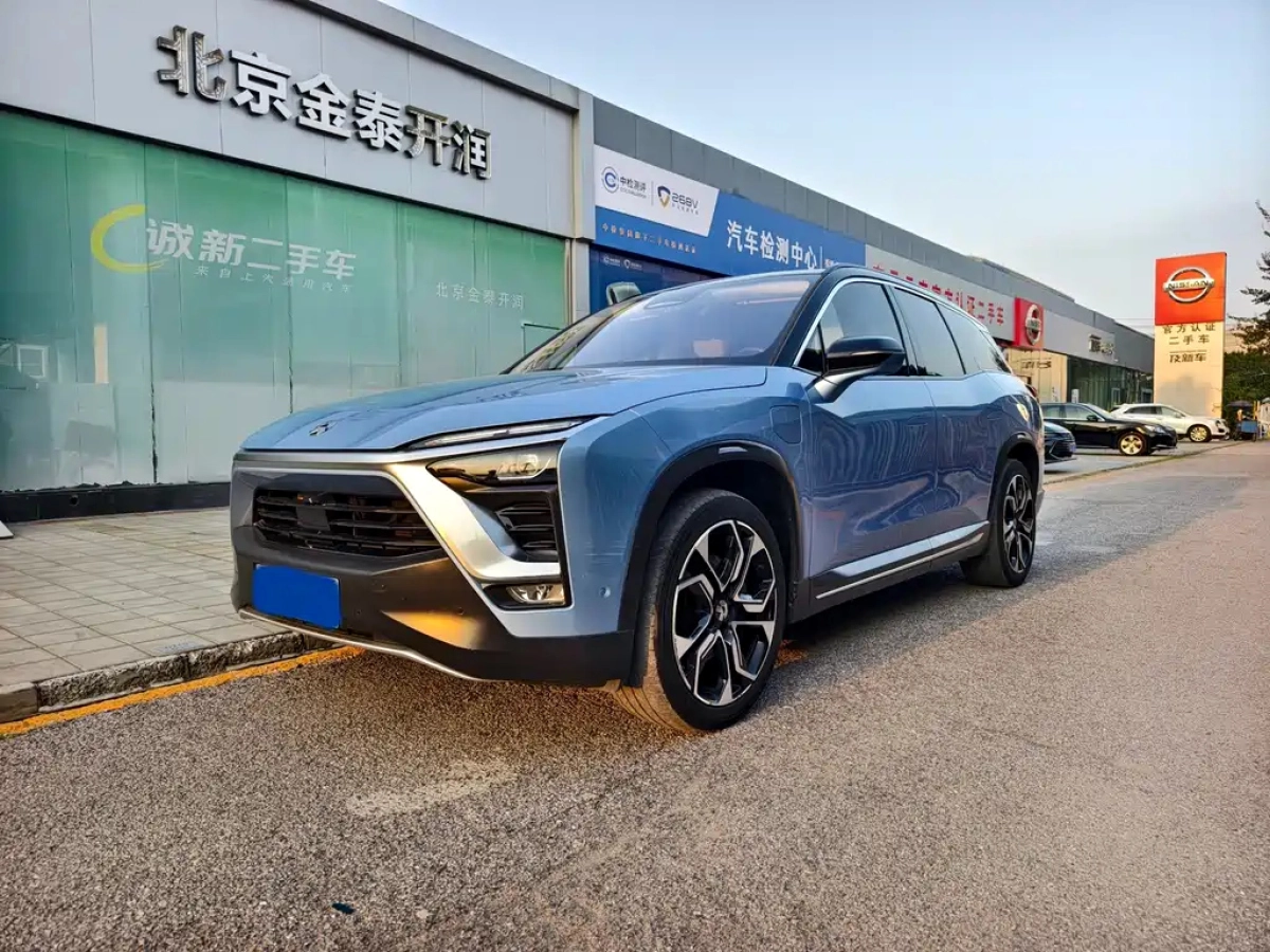 NIO ES8  2018