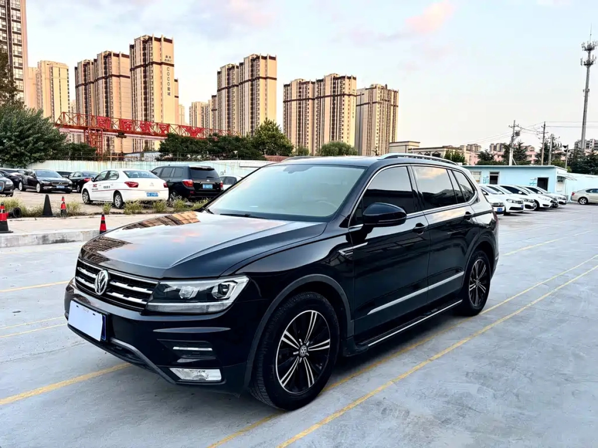 VOLKSWAGEN TIGUAN L  2020
