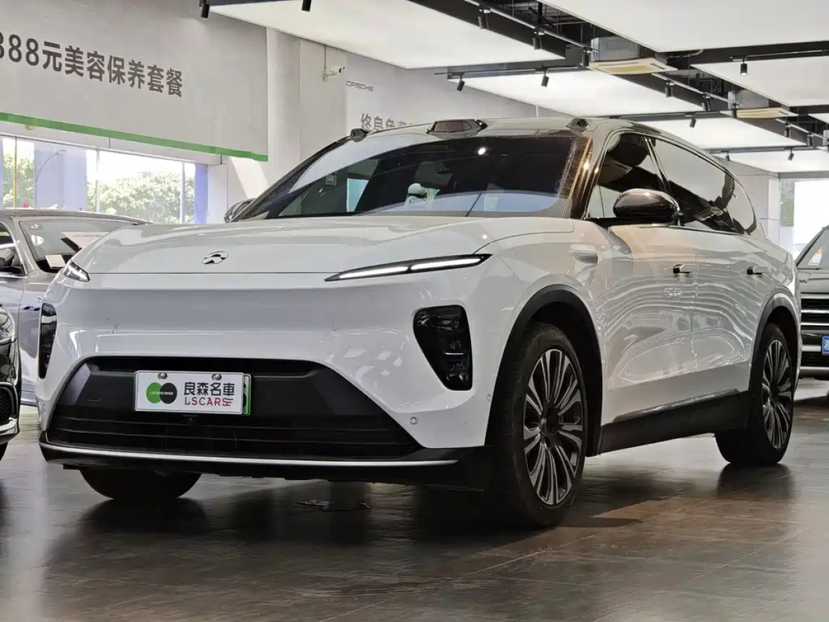 NIO ES8