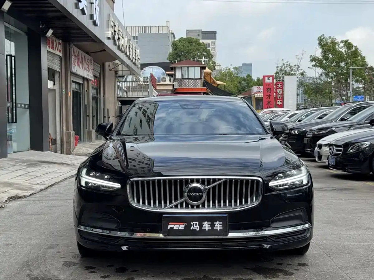 VOLVO S90  2023