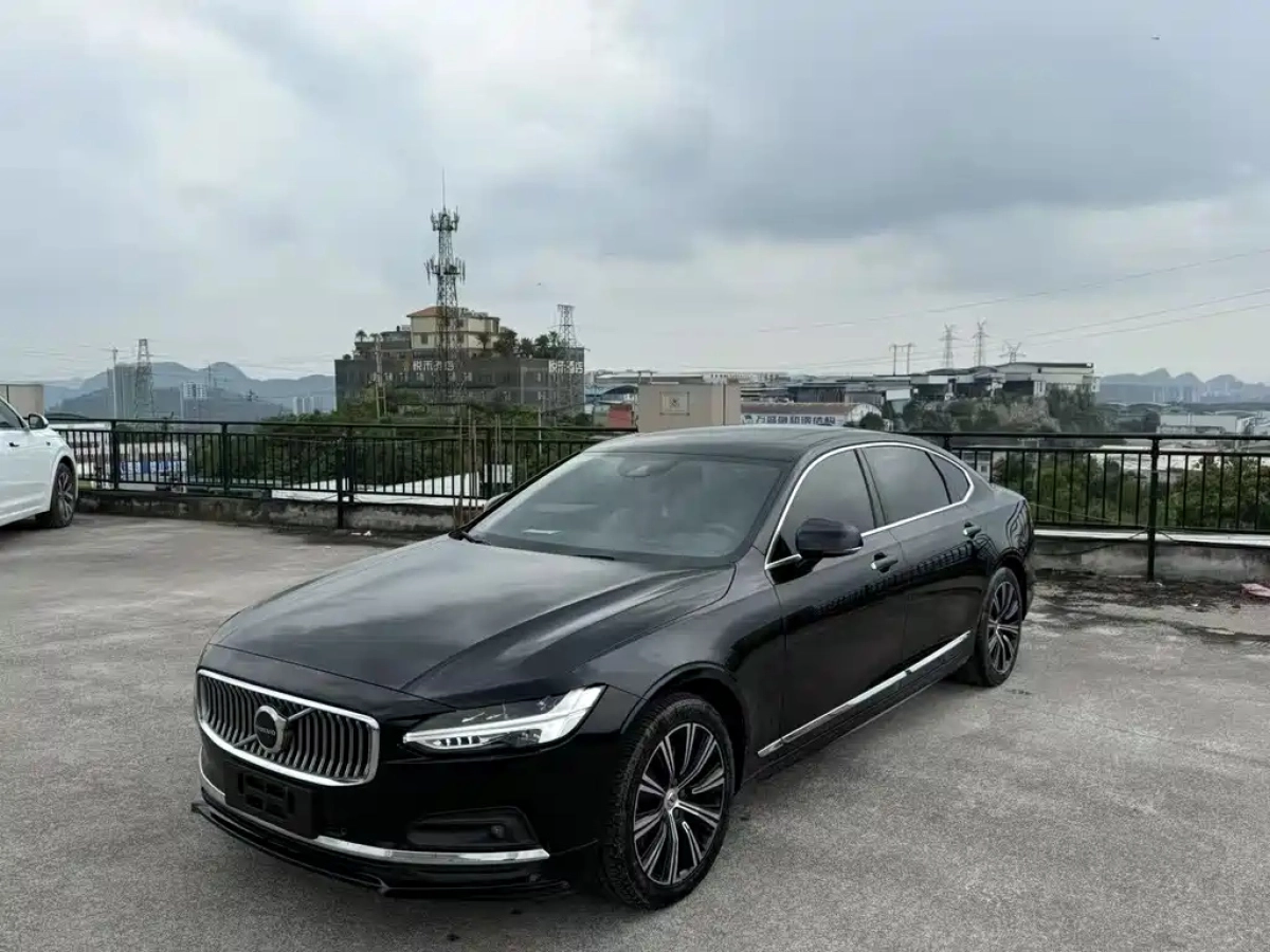 VOLVO S90  2023