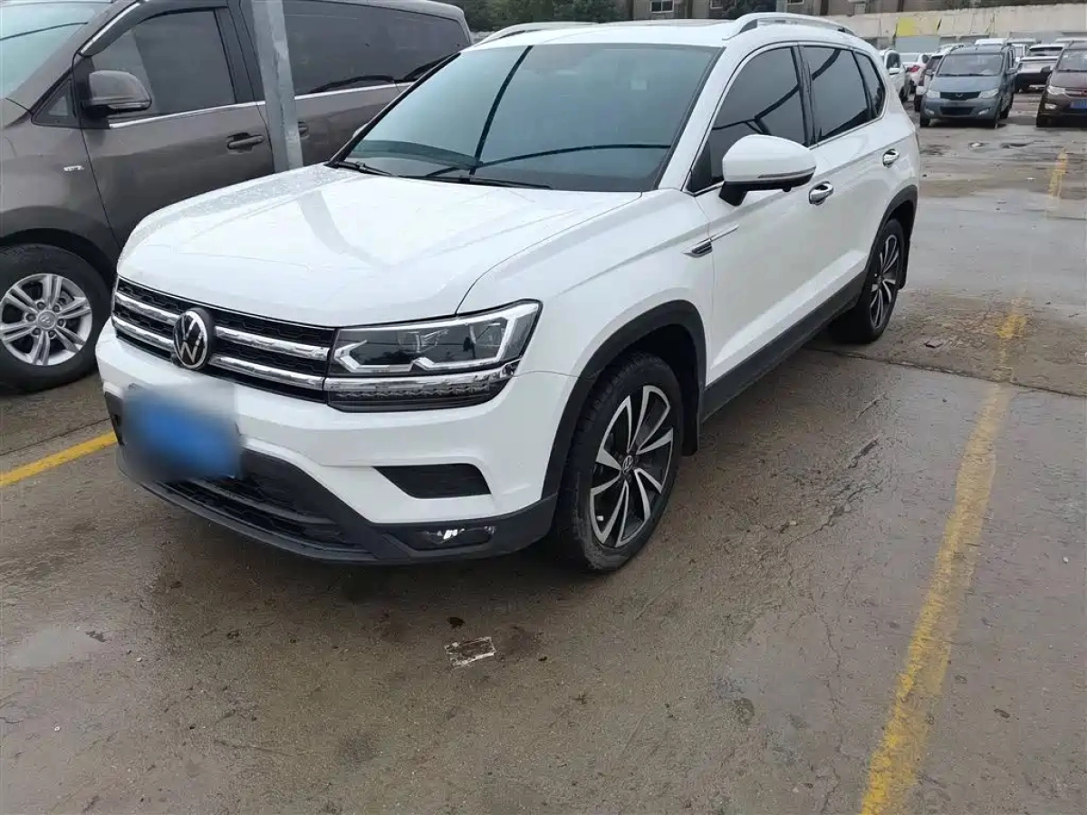 VOLKSWAGEN THARU  2021
