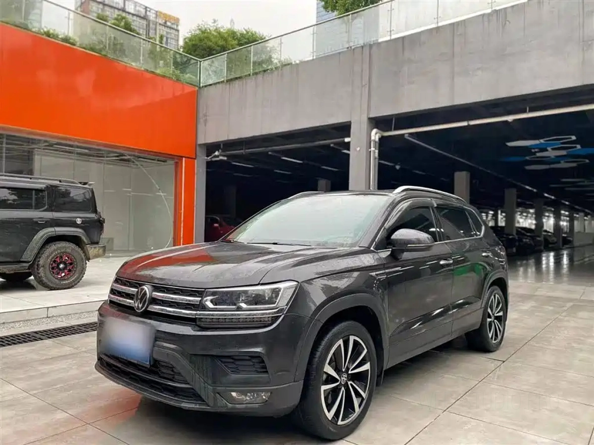 VOLKSWAGEN THARU  2021