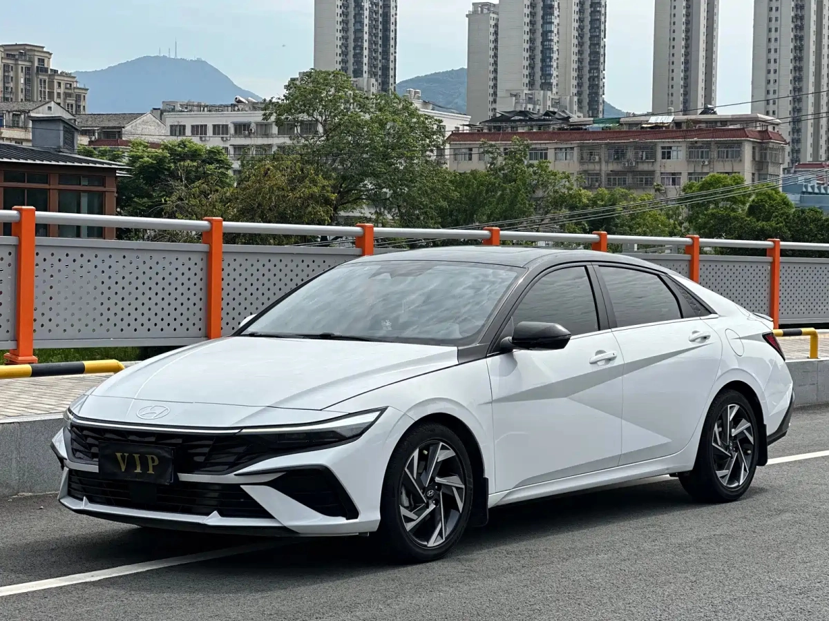 HYUNDAI ELANTRA  2023