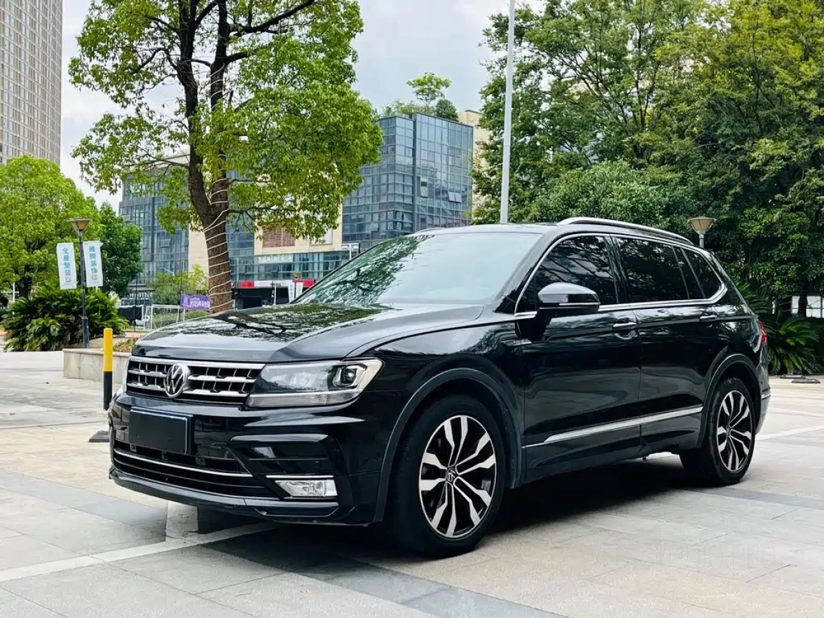 VOLKSWAGEN TIGUAN L  2021