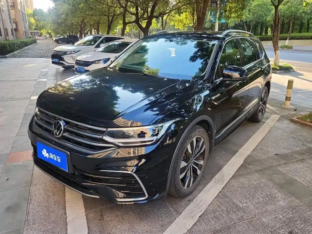 VOLKSWAGEN TIGUAN L  2022