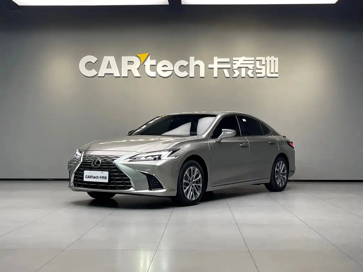 LEXUS ES  2025