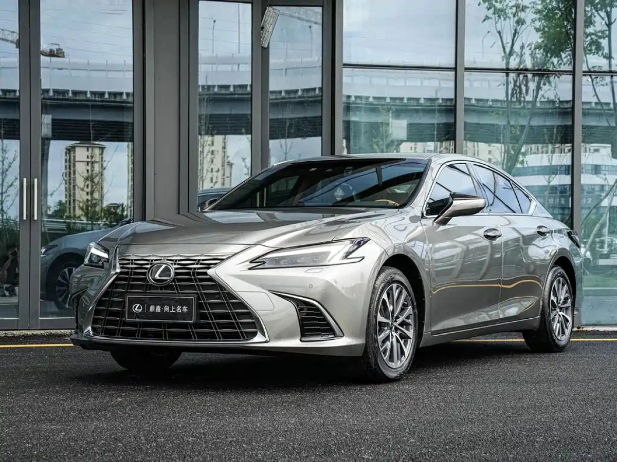 LEXUS ES  2024