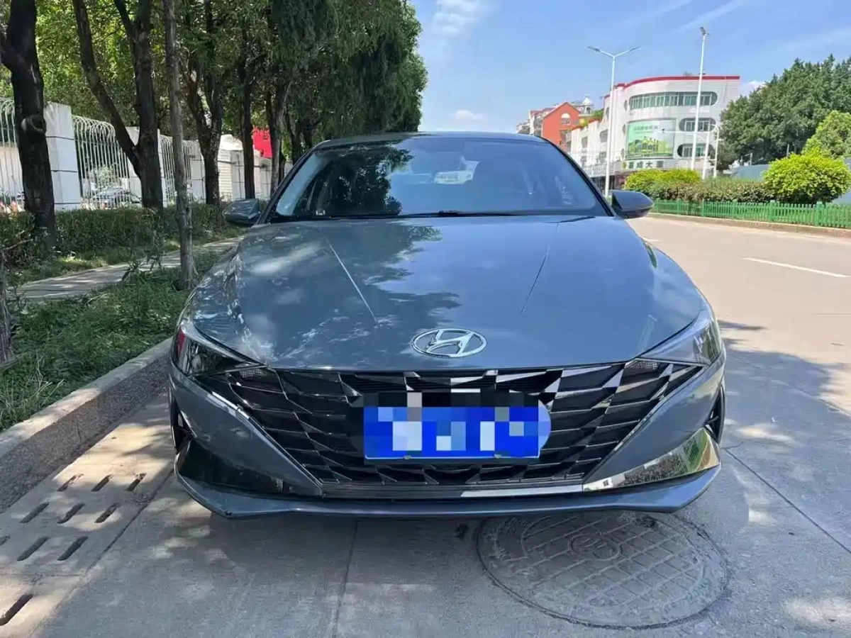 HYUNDAI ELANTRA