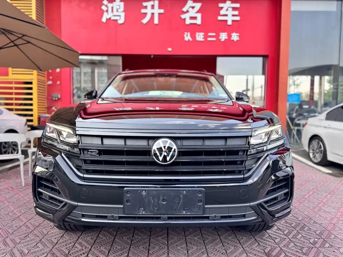 VOLKSWAGEN TOUAREG