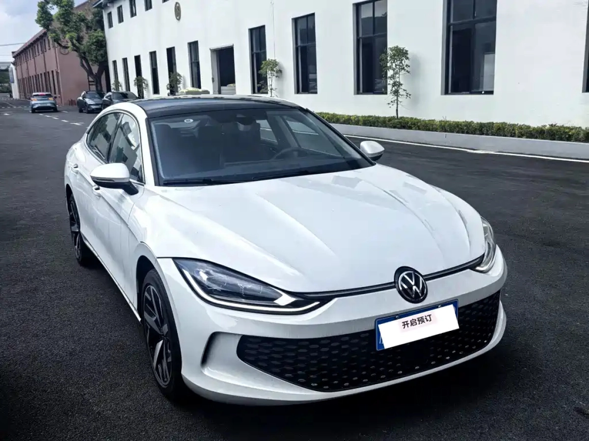 VOLKSWAGEN LAMANDO  2025