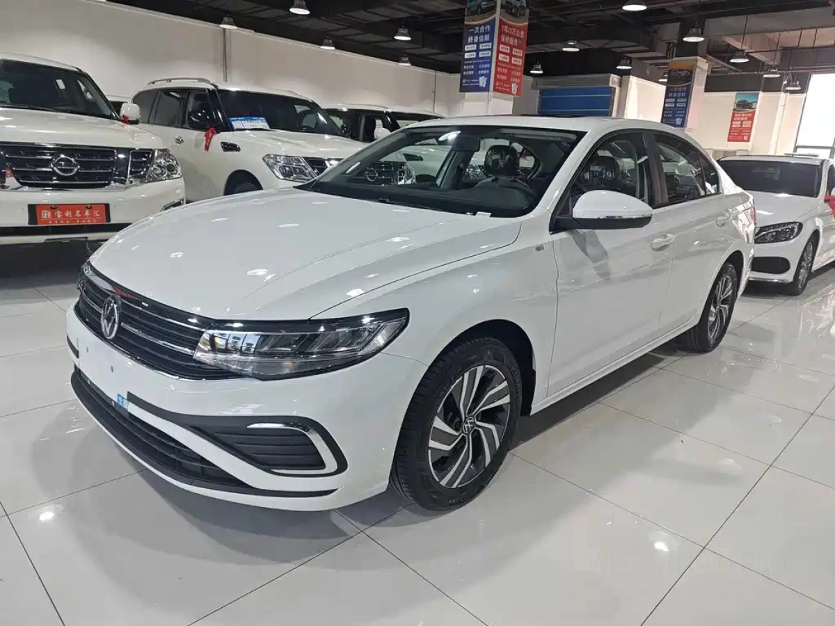 VOLKSWAGEN BORA  2025
