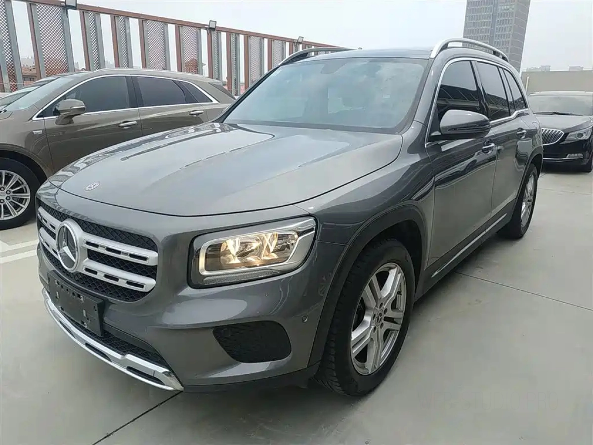 MERCEDES BENZ GLB  2020