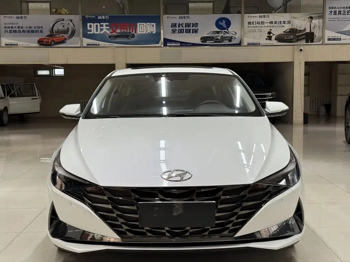 HYUNDAI ELANTRA