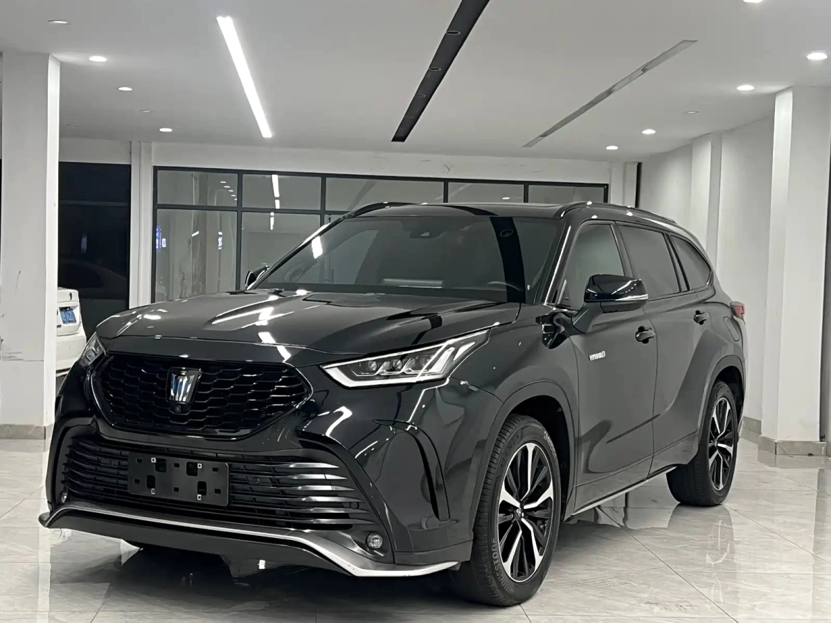 TOYOTA CROWN LUFANG  2022