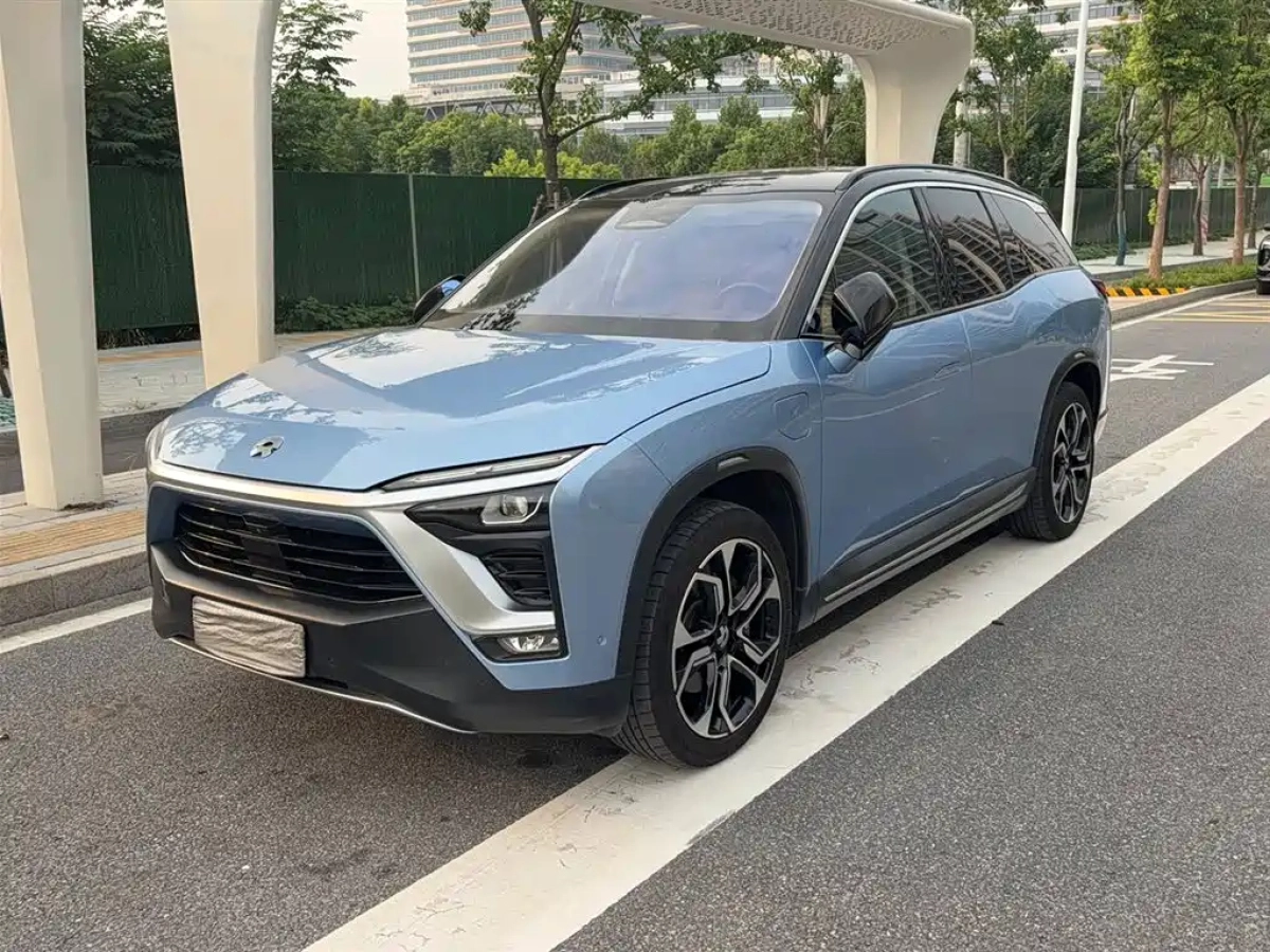 NIO ES8  2018