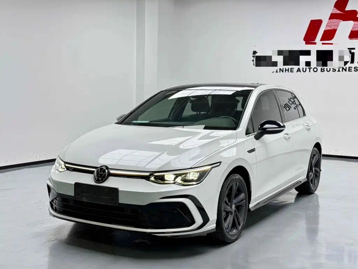 VOLKSWAGEN GOLF  2021