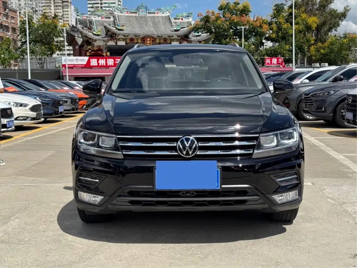 VOLKSWAGEN TIGUAN L
