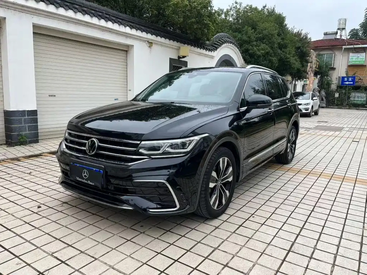 VOLKSWAGEN TIGUAN L  2022