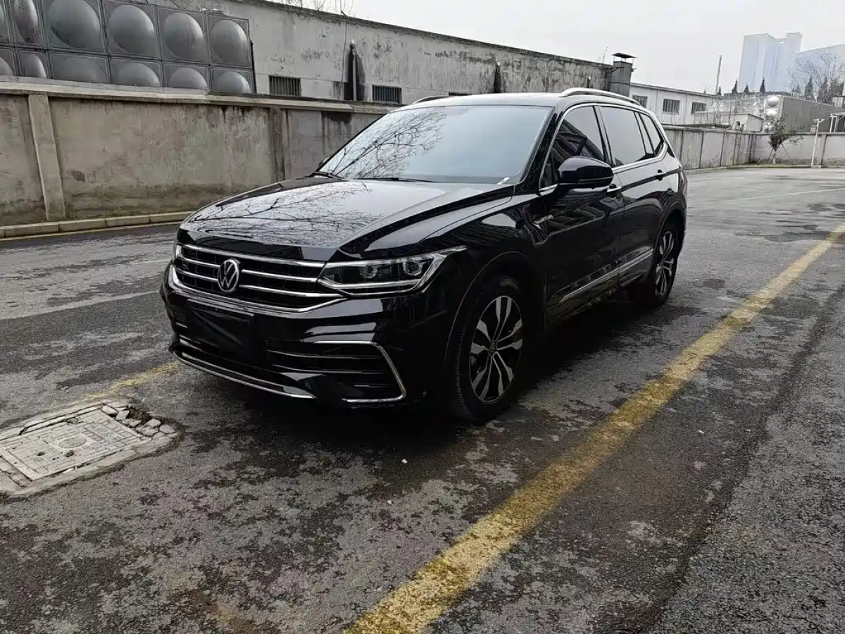 VOLKSWAGEN TIGUAN L  2023