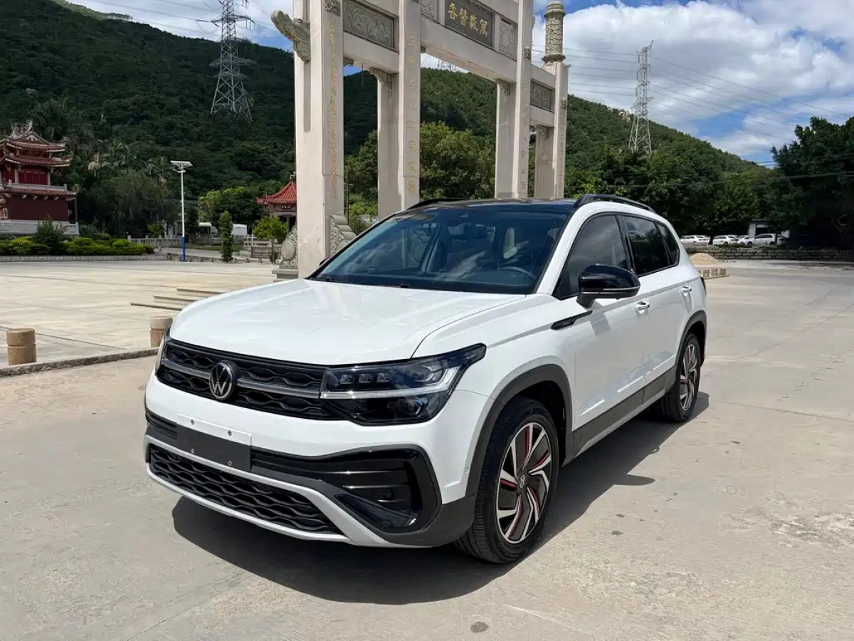 VOLKSWAGEN THARU  2024