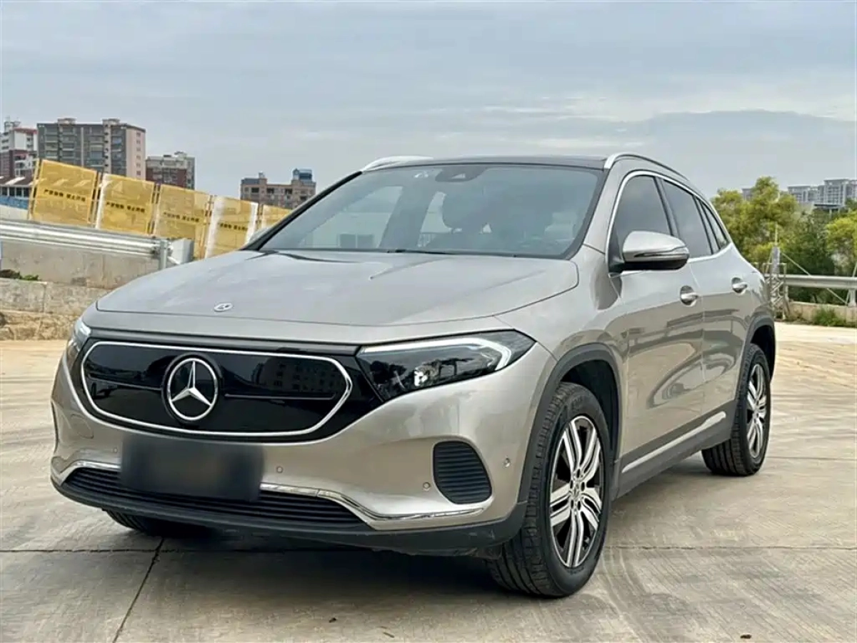 MERCEDES BENZ EQA  2022