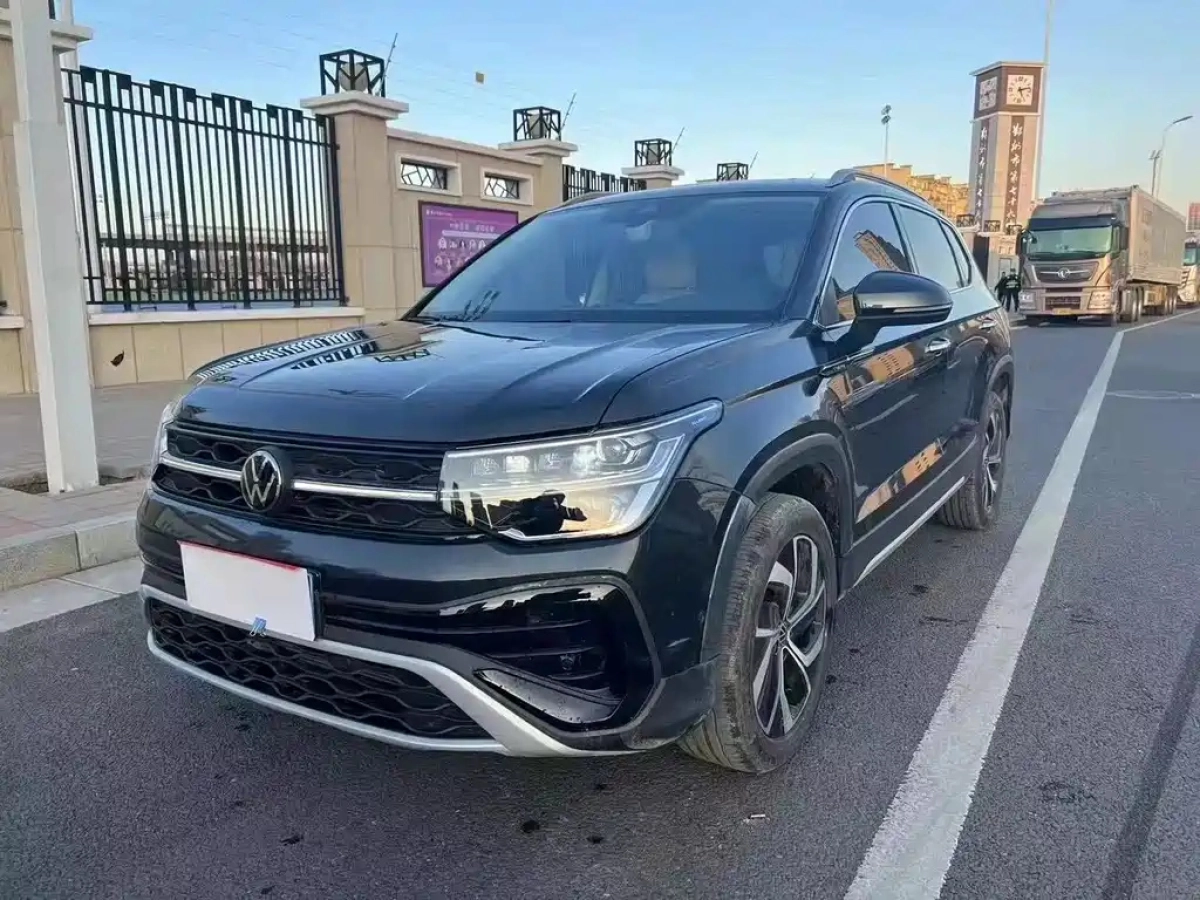 VOLKSWAGEN THARU  2023