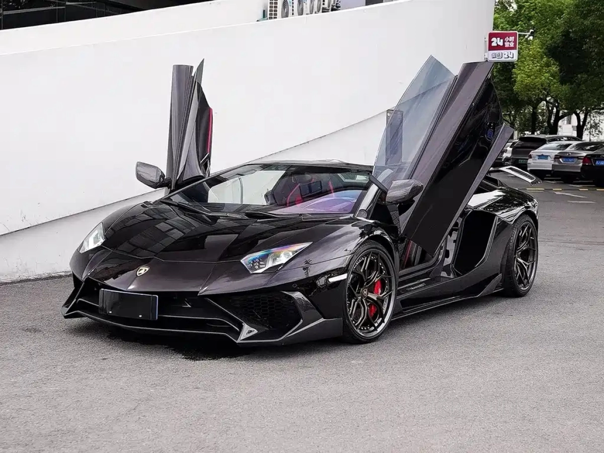 LAMBORGHINI AVENTADOR  2018