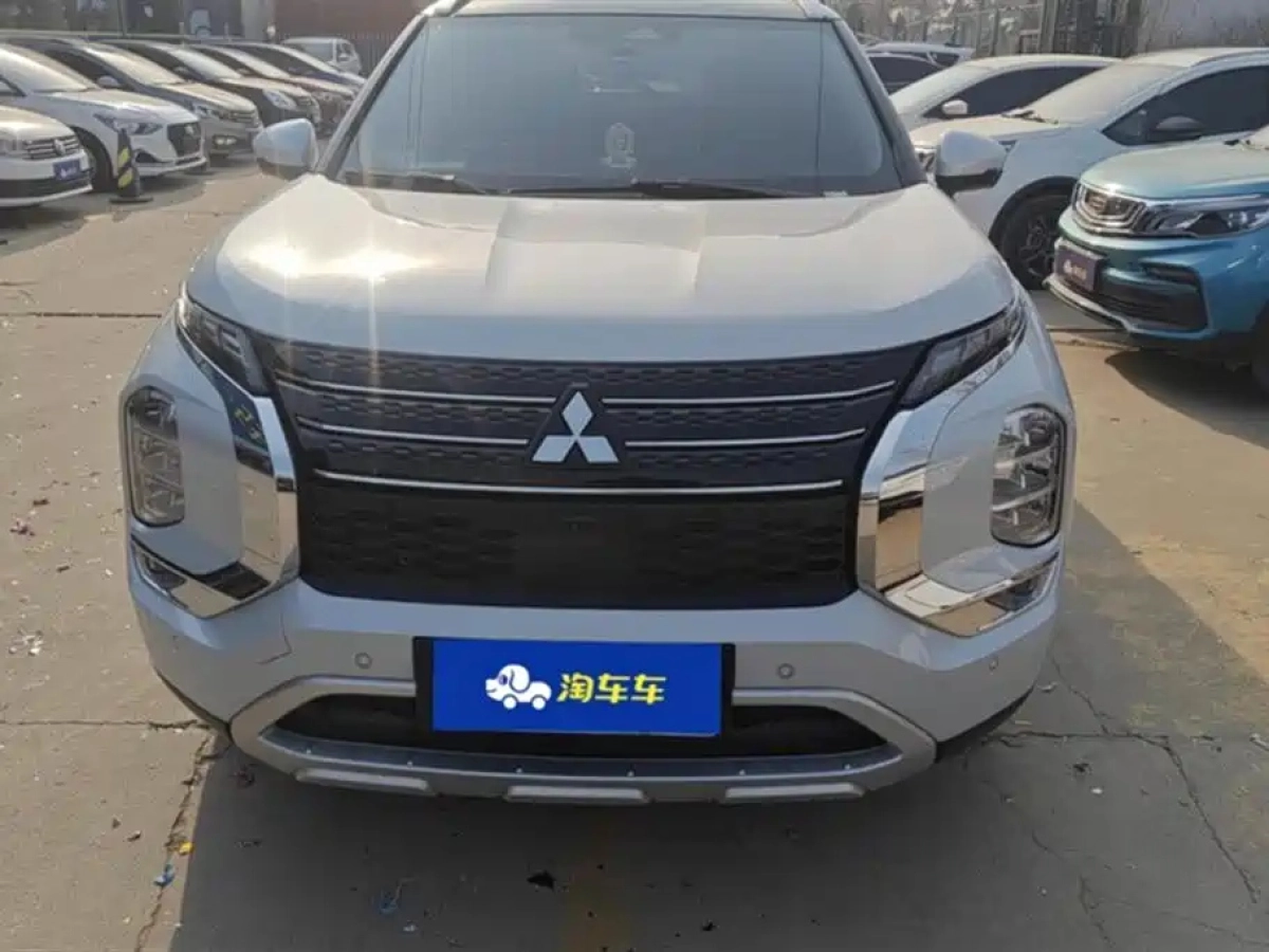 MITSUBISHI OUTLANDER