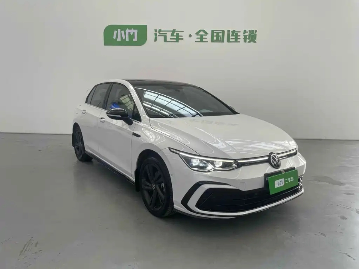 VOLKSWAGEN GOLF  2021