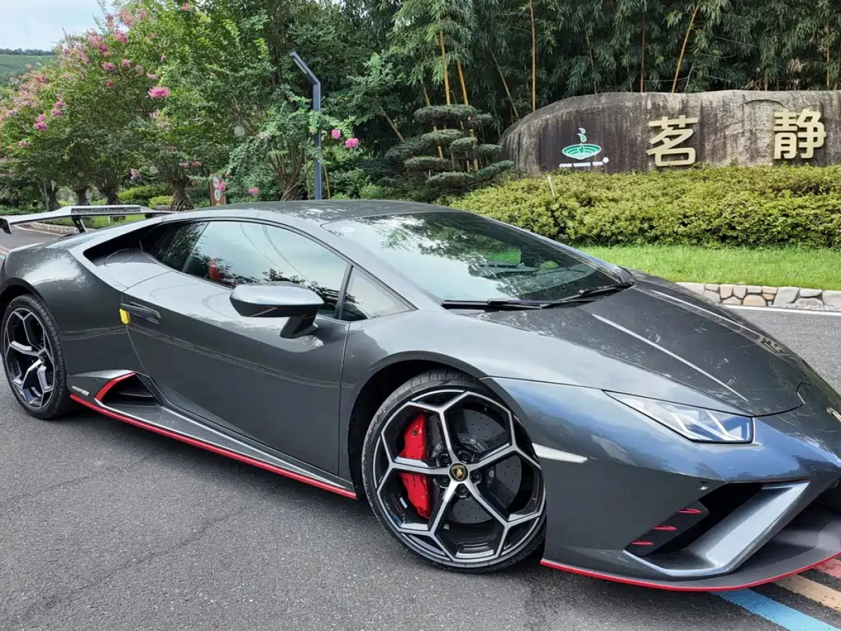 LAMBORGHINI HURACAN