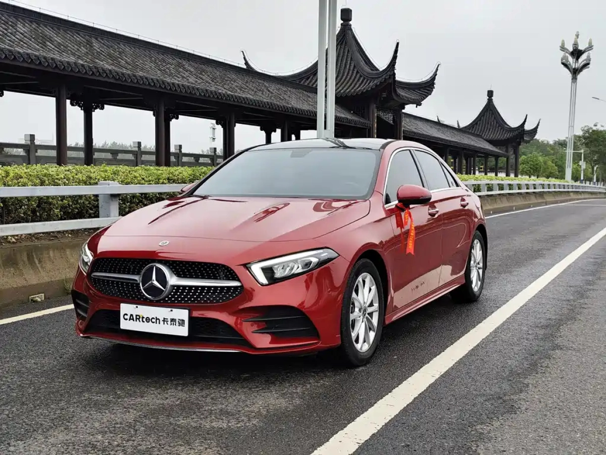 MERCEDES BENZ A-CLASS  2021