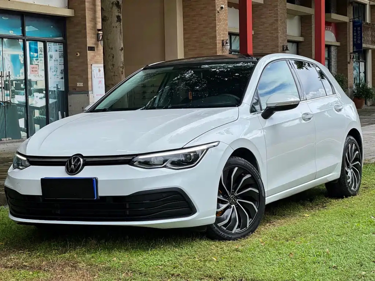 VOLKSWAGEN GOLF  2021