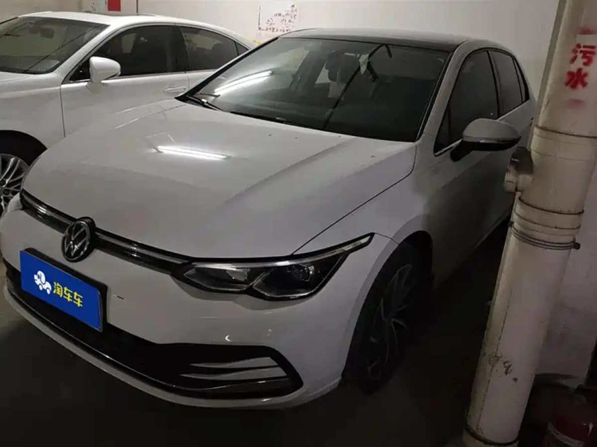 VOLKSWAGEN GOLF  2021