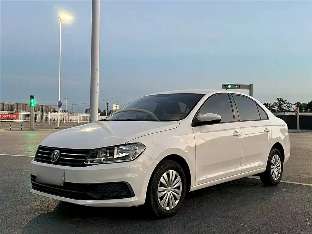 VOLKSWAGEN SANTANA  2021