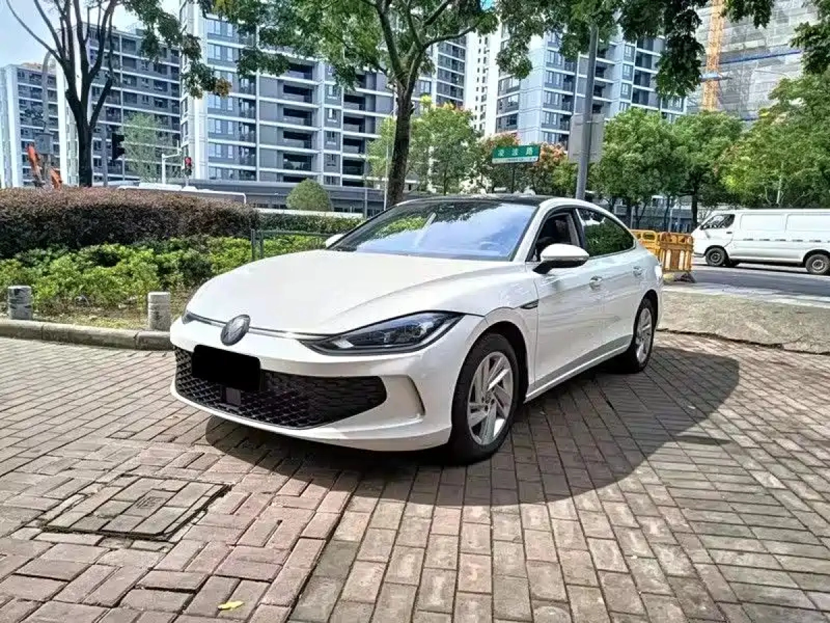 VOLKSWAGEN LAMANDO  2023